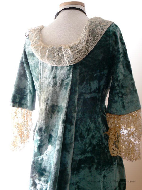 Gown, Tea