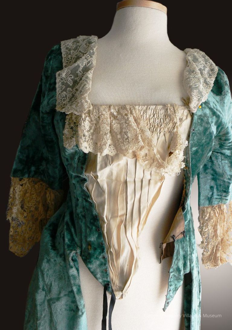 Gown, Tea - Image 2