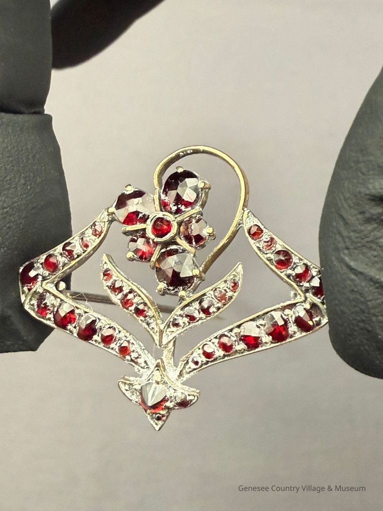 Brooch - Image 3