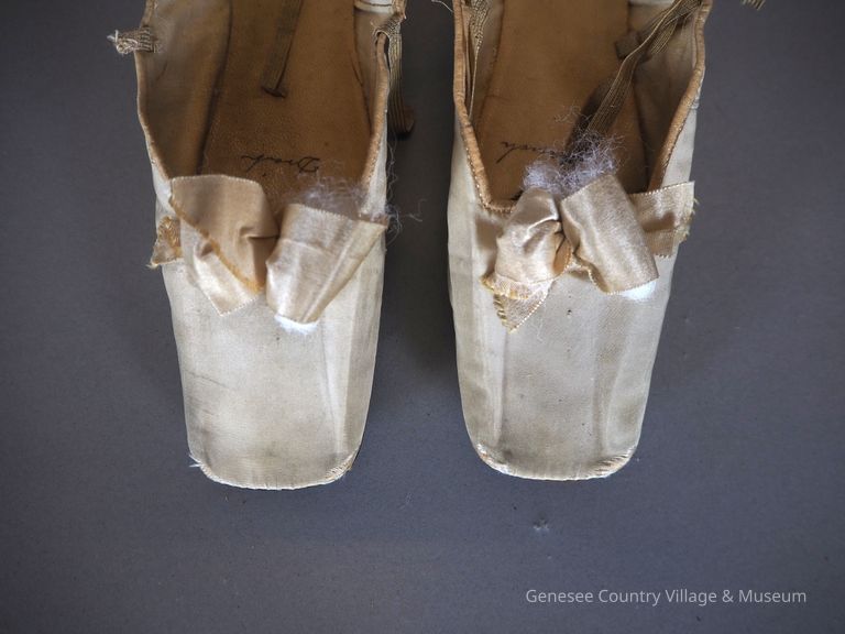 Slippers - Image 5