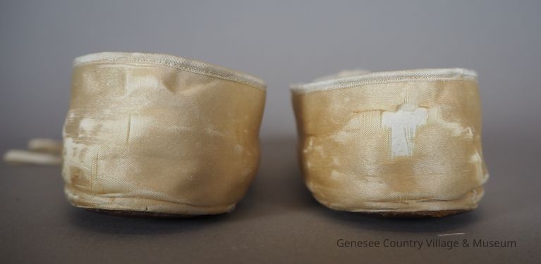 Slippers - Image 11