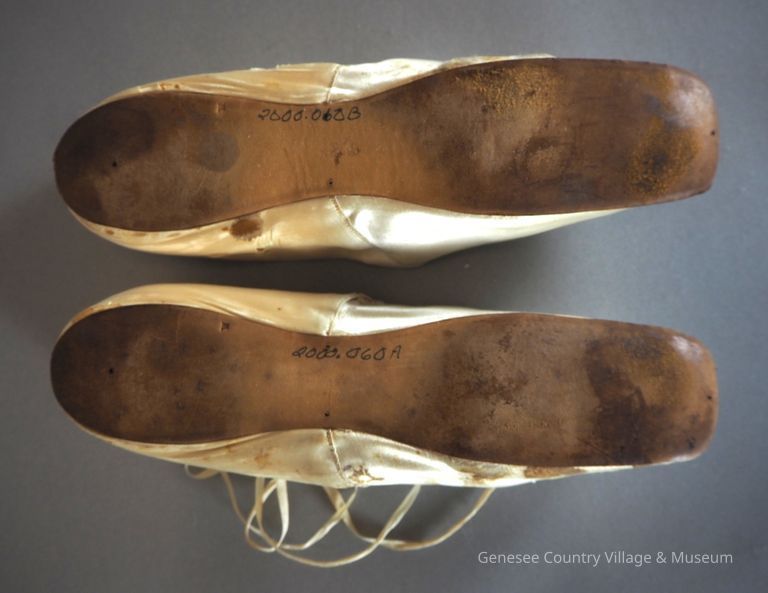 Slippers - Image 12
