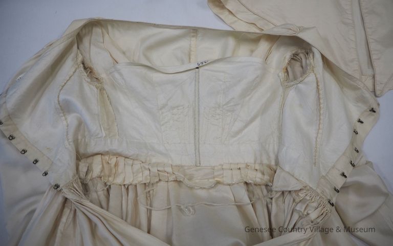 Wedding Dress and Pelerine - Image 12