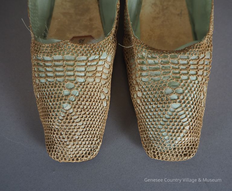 Slippers - Image 2