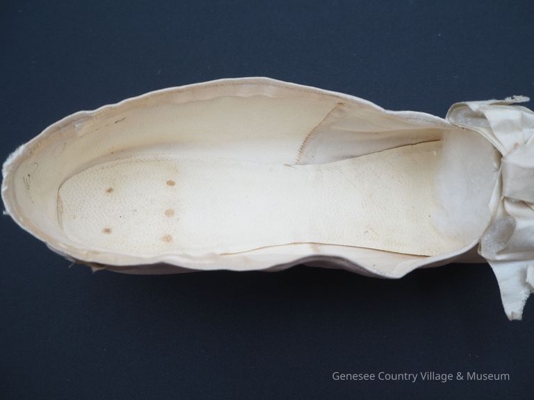 Slippers - Image 10