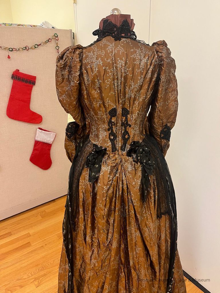 Gown, Tea - Image 2