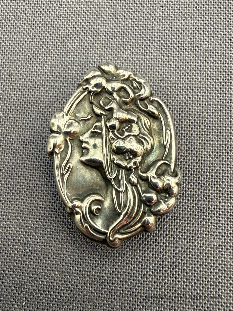 Brooch