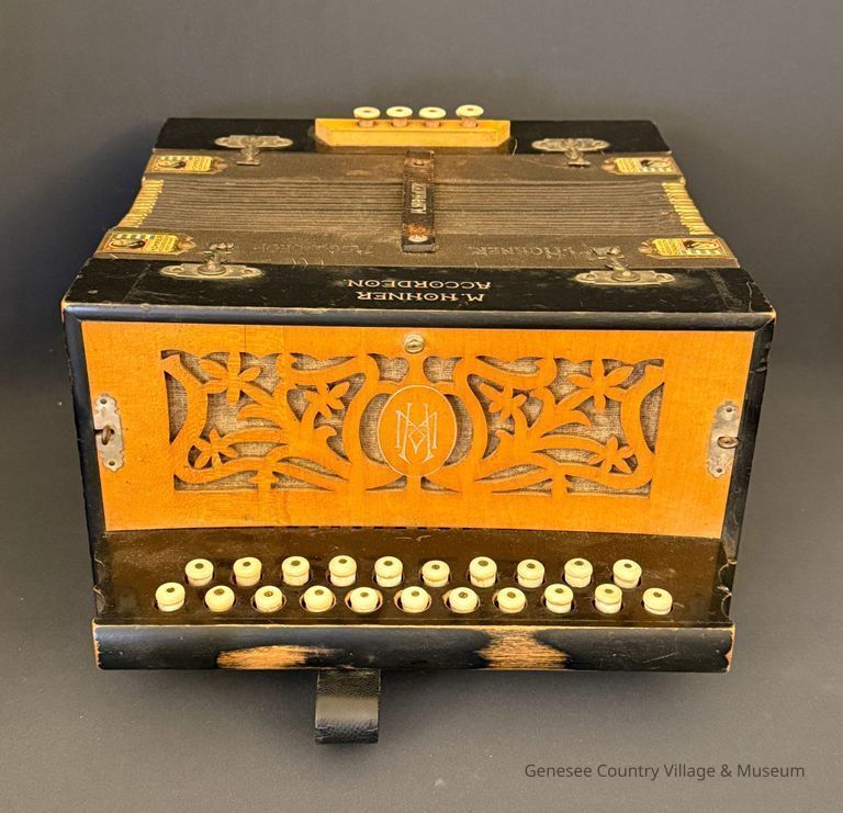 Accordion - Image 3