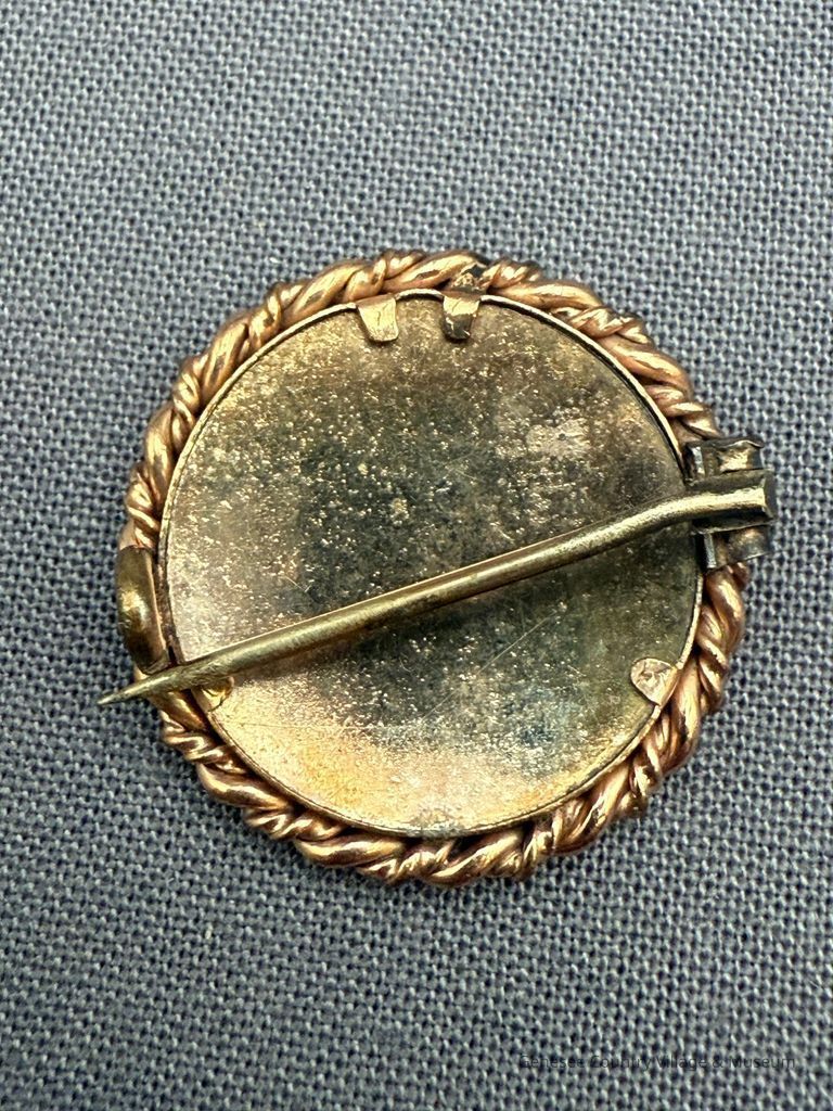 Brooch - Image 2