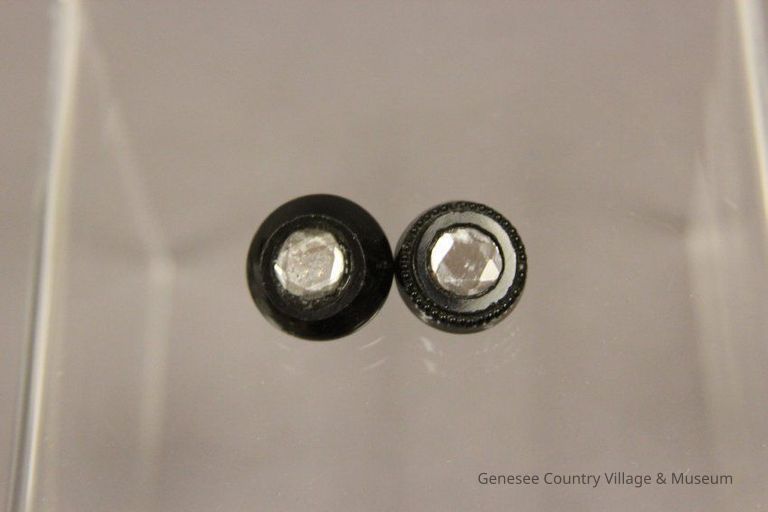 Button - Image 2