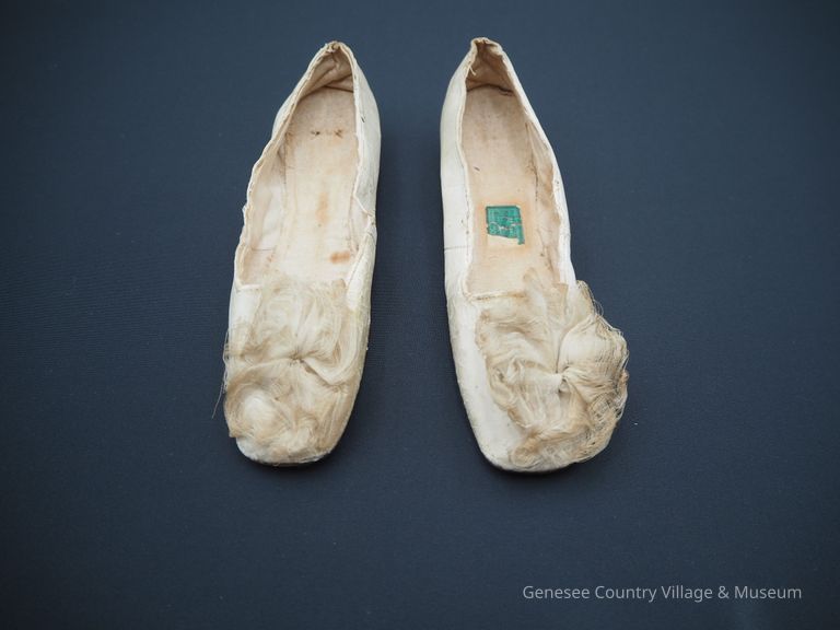 Slippers - Image 2