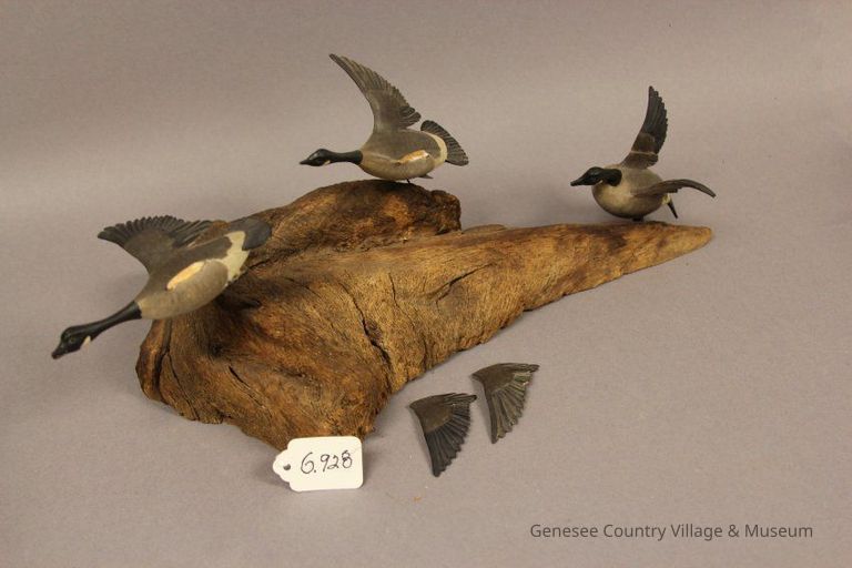 Miniature Canada geese carving - Image 2