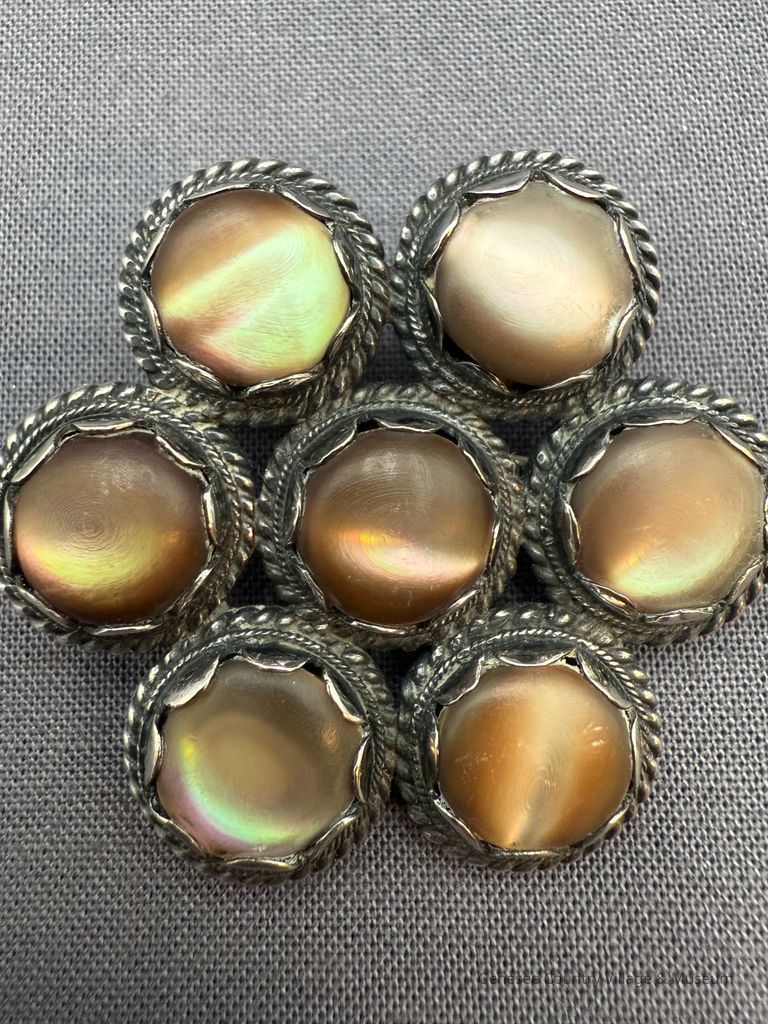 Brooch - Image 2