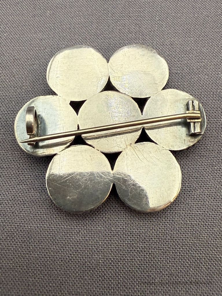Brooch - Image 3