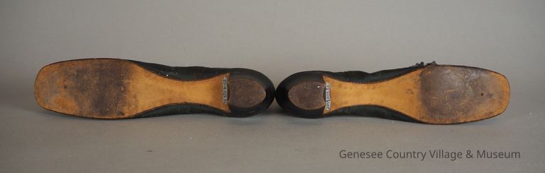 2019.27.3a-b sole.JPG