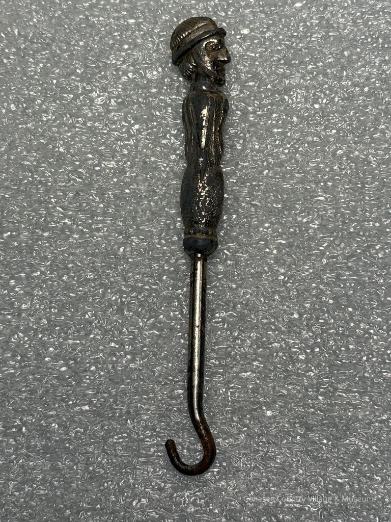 Buttonhook