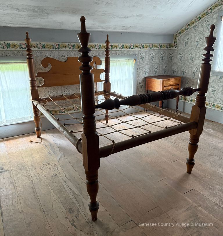 Four-poster Bed - Image 2