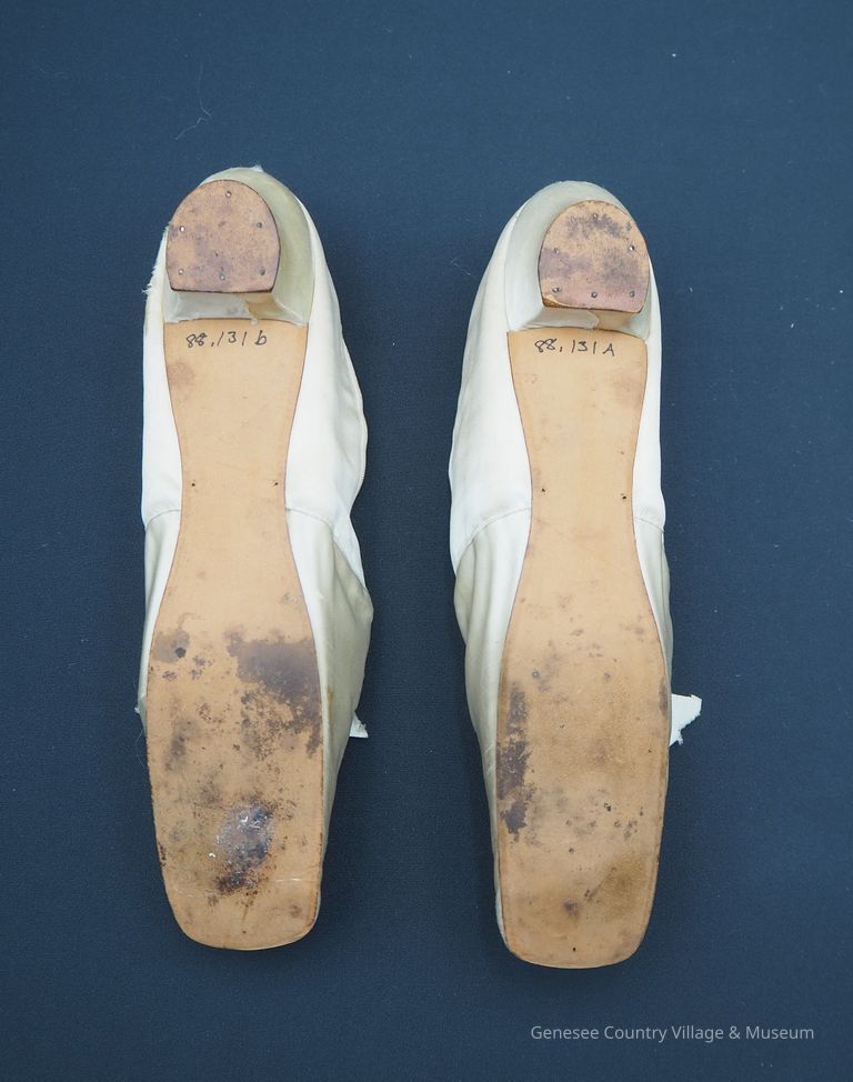 Slippers - Image 12