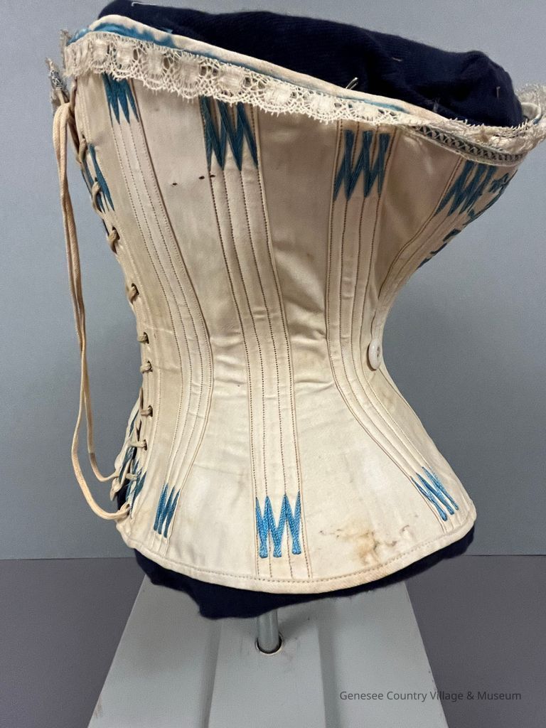 Corset - Image 4