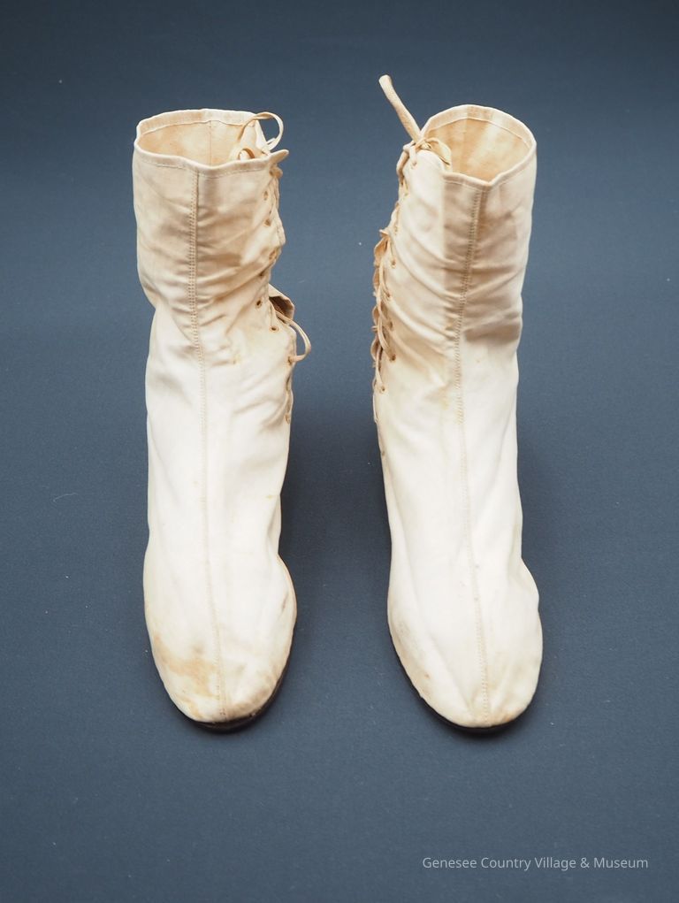 Boots - Image 2