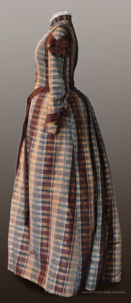 Gown, Tea - Image 3