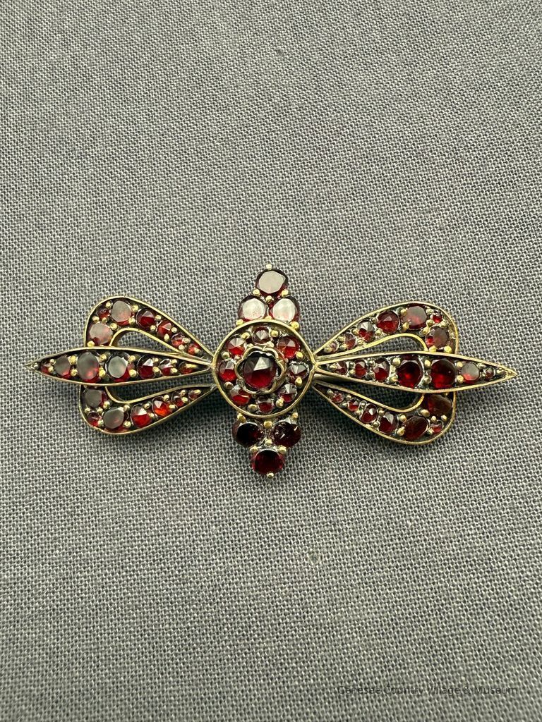 Brooch