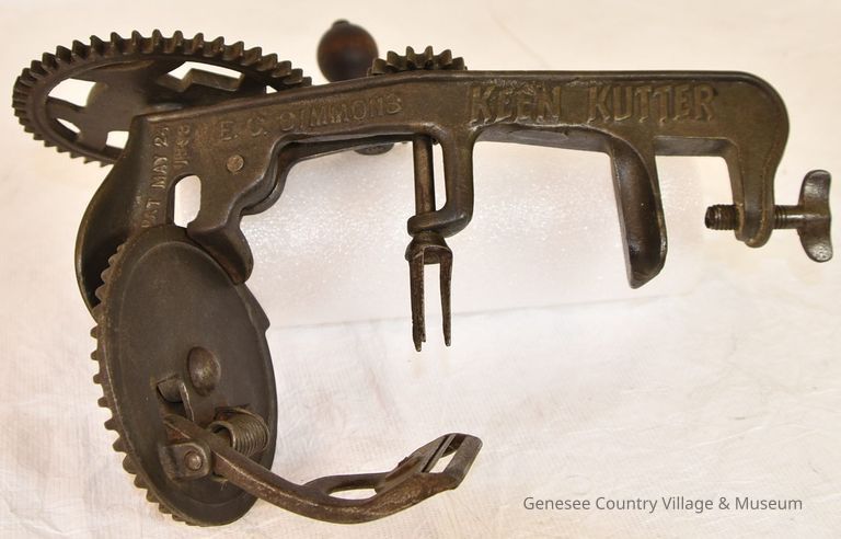 Fruit Peeler - Image 2