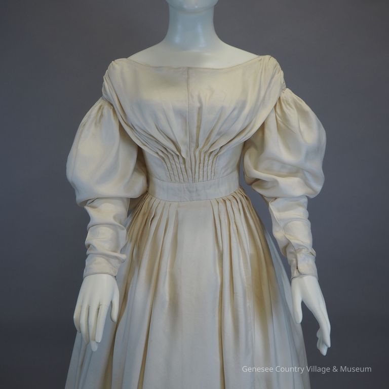 Wedding Dress and Pelerine - Image 14