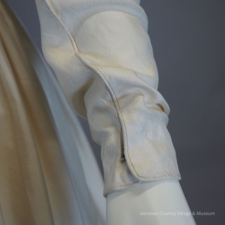 Wedding Dress and Pelerine - Image 16
