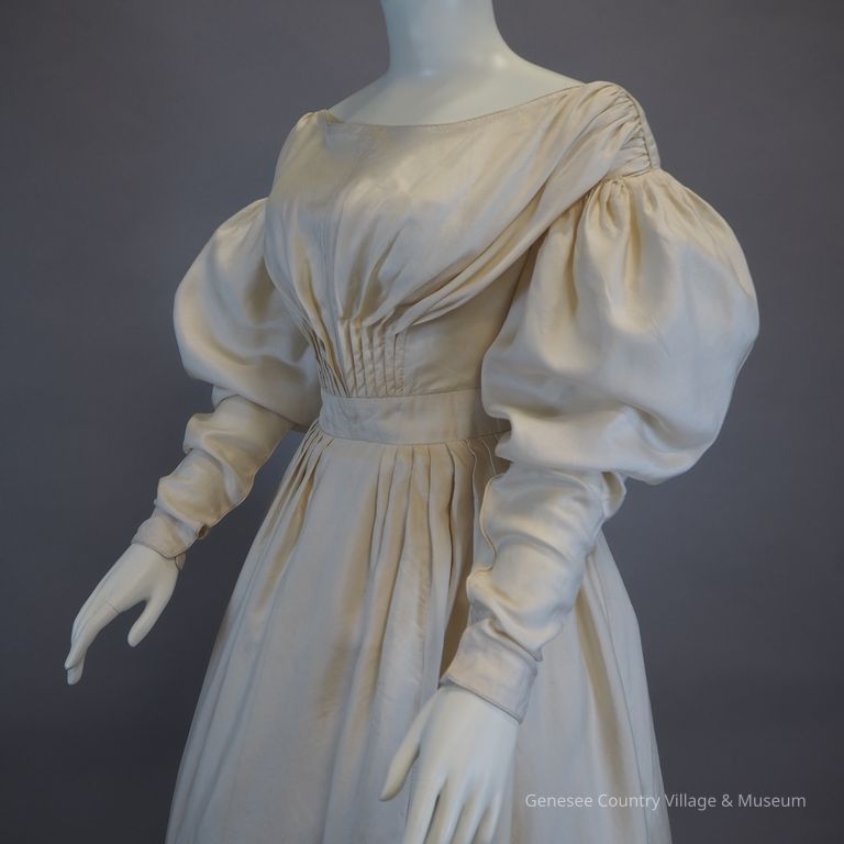 Wedding Dress and Pelerine - Image 18