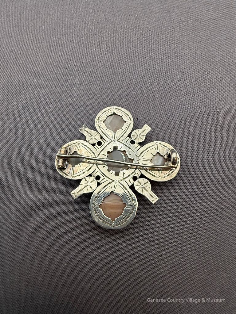 Brooch - Image 3