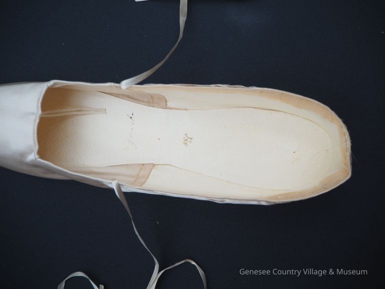 Slippers - Image 9
