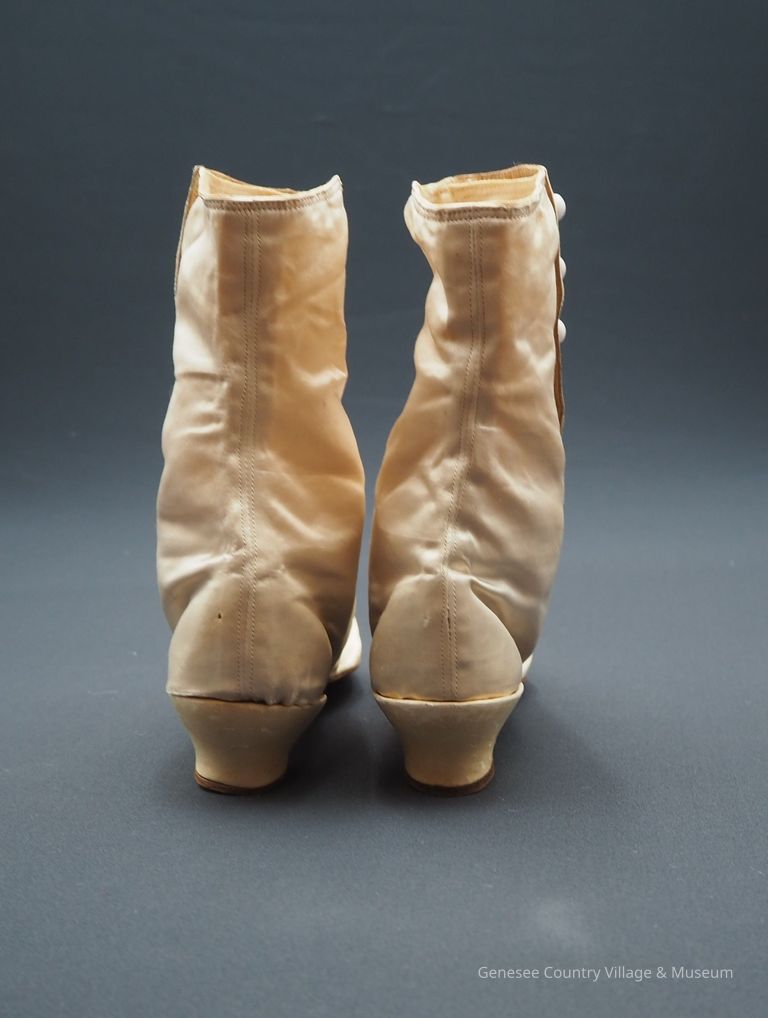 Boots - Image 9