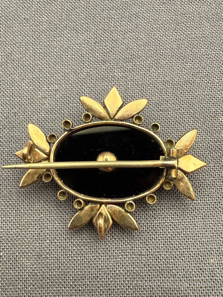 Brooch - Image 2