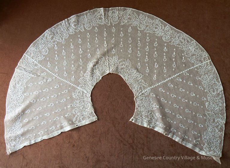Capelet - Image 4