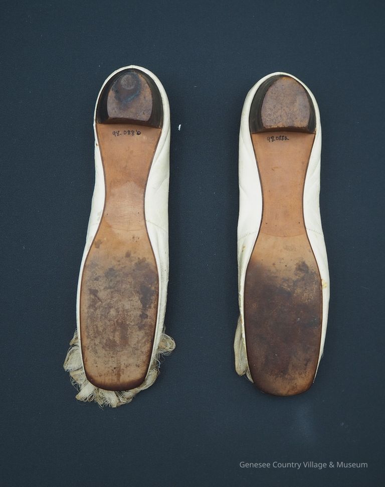 Slippers - Image 9