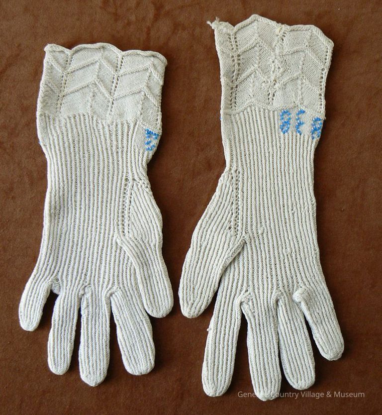 Glove - Image 2