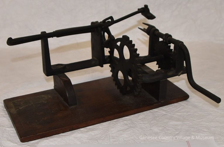 Fruit Peeler - Image 2