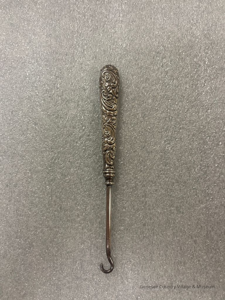 Buttonhook