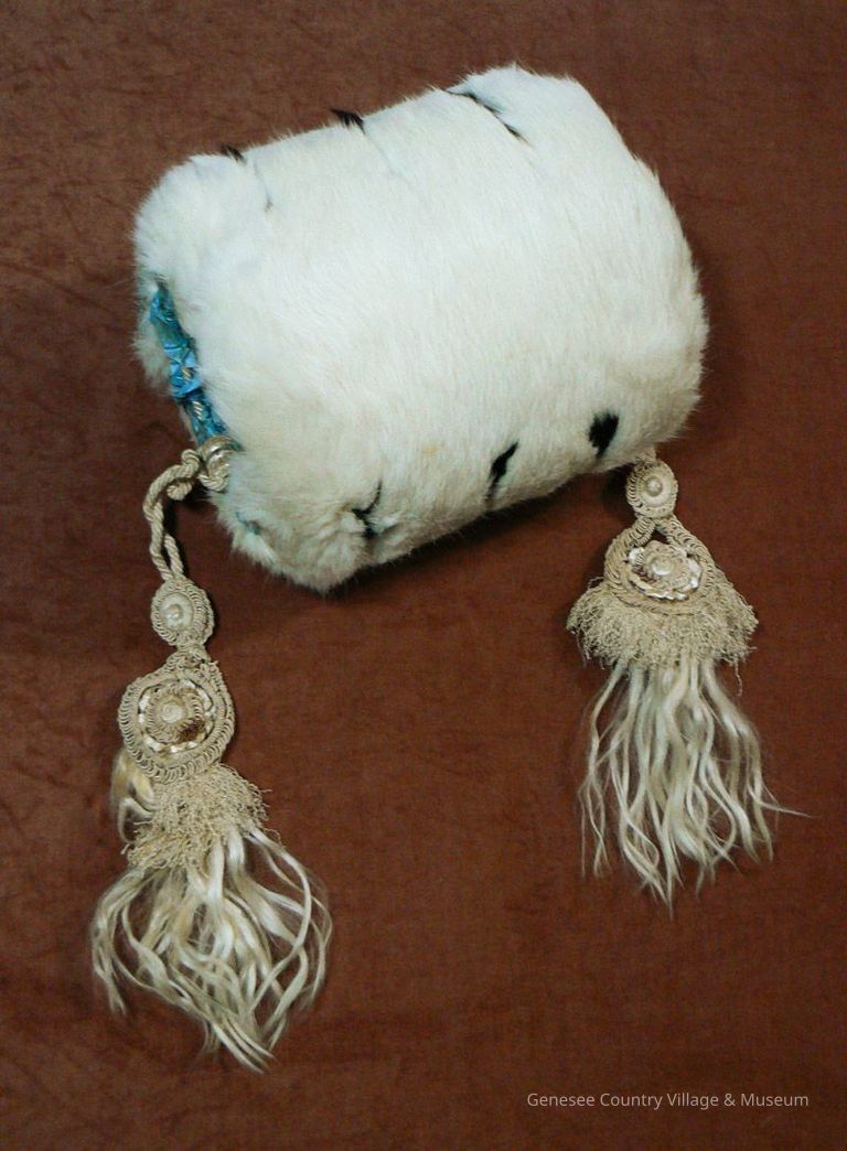Muff, Neckpiece, Box