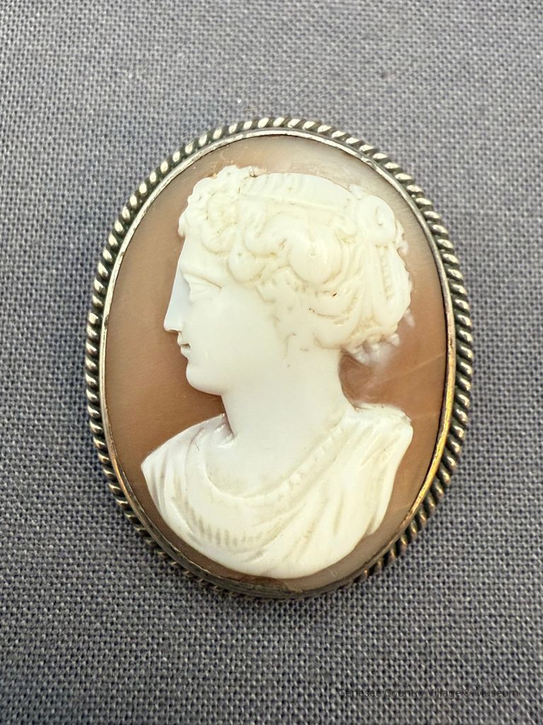 Cameo