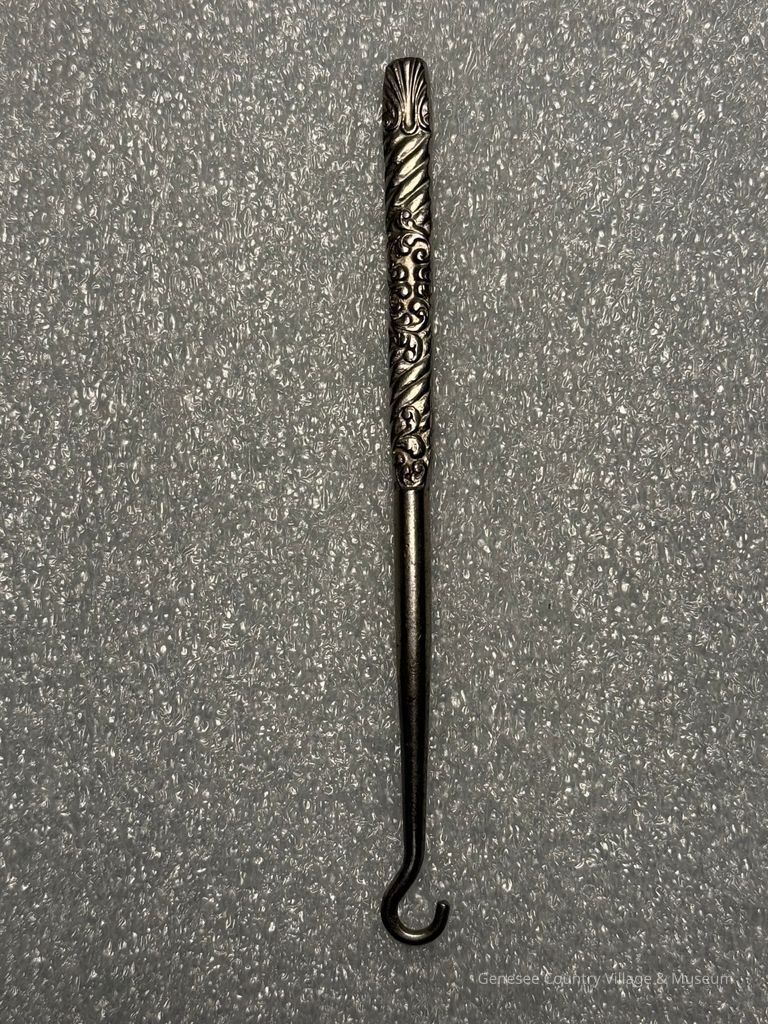 Buttonhook
