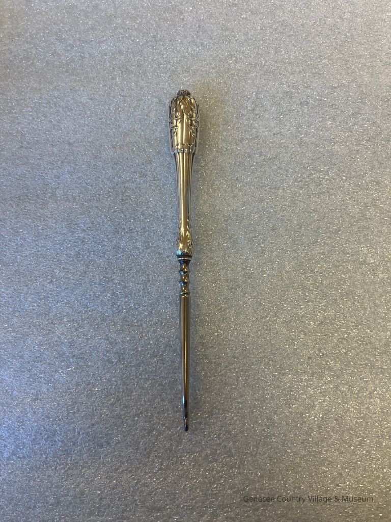 Buttonhook