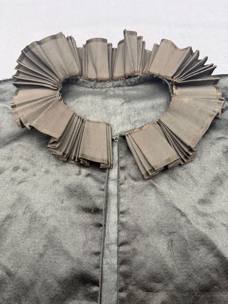 Capelet - Image 2