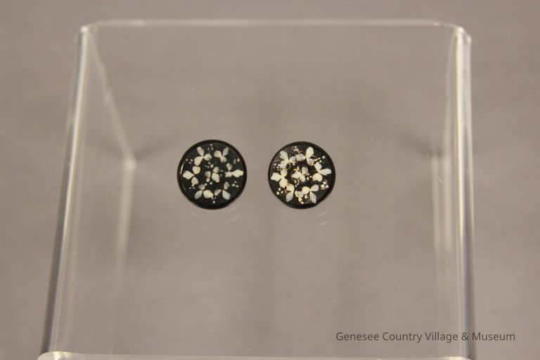 Button - Image 5