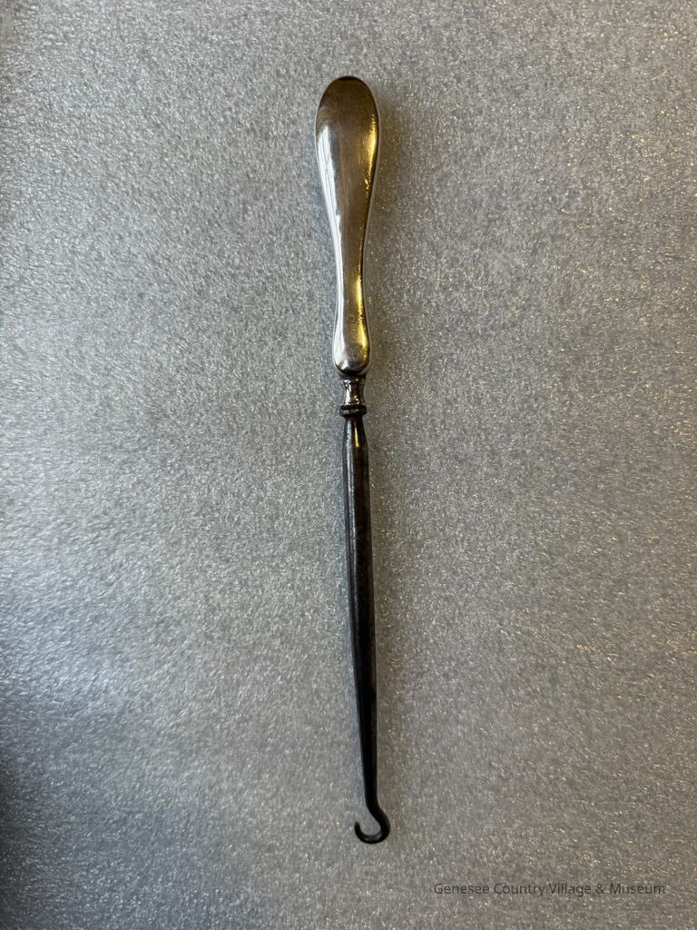 Buttonhook