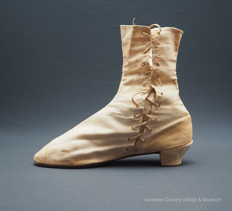 Boots - Image 5