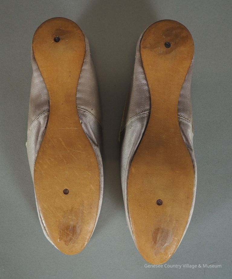 Slippers - Image 9
