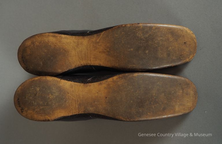 G93.040a-b sole.JPG