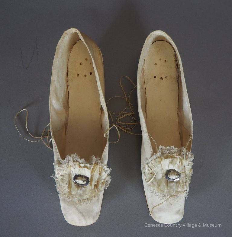 Slippers - Image 4